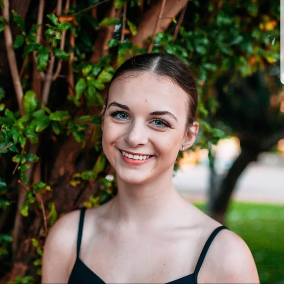 Meet your Posher, Olivia - Picture 1 of 1